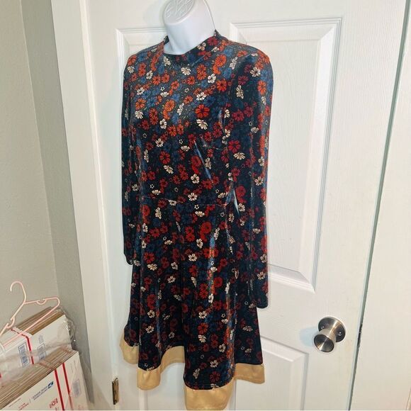 Topshop Mockneck Navy Floral Velvet Dress Long Sleeves A-Line Fit and Flare 4 - Picture 4 of 10